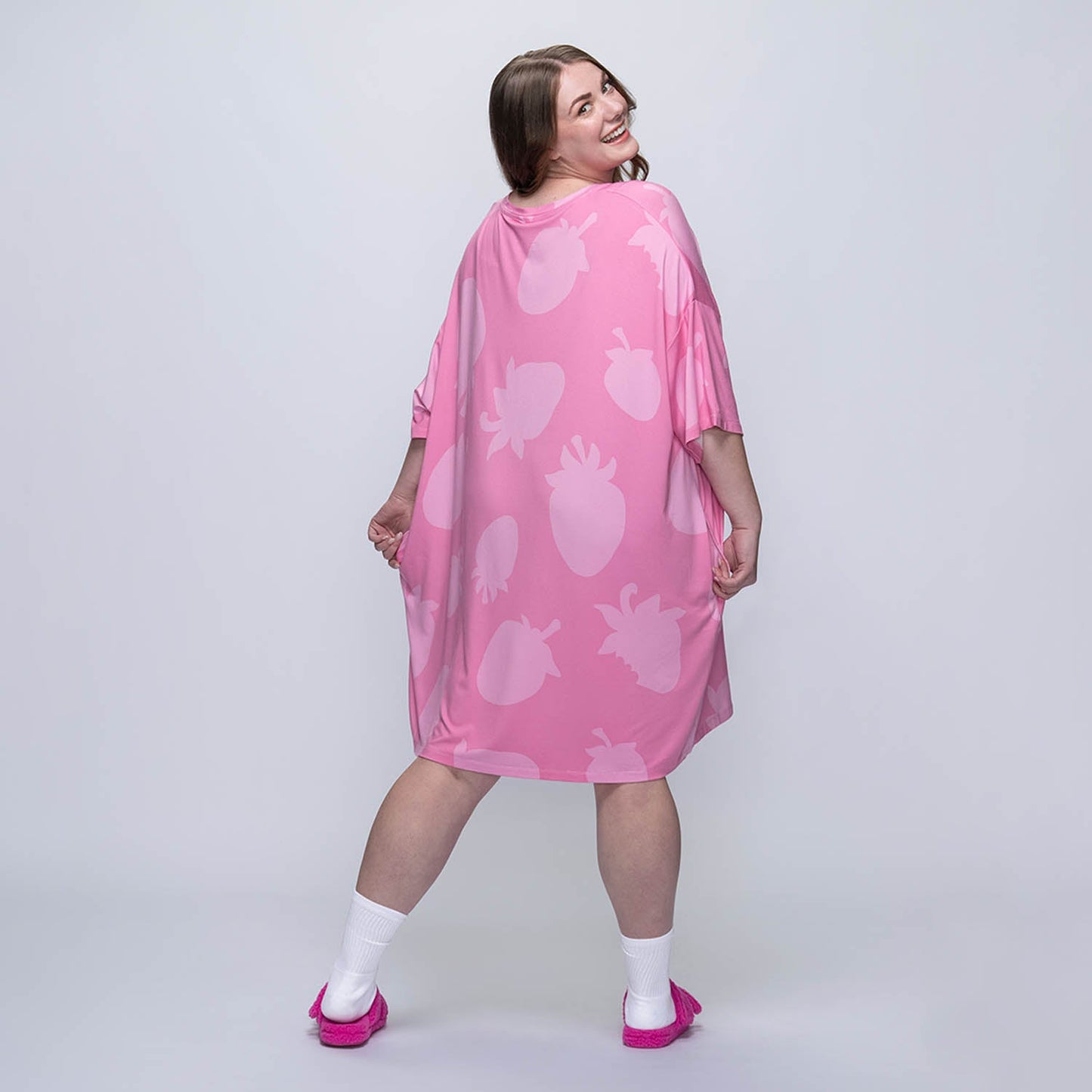 size: Tayla is 169cm wearing a size OOD