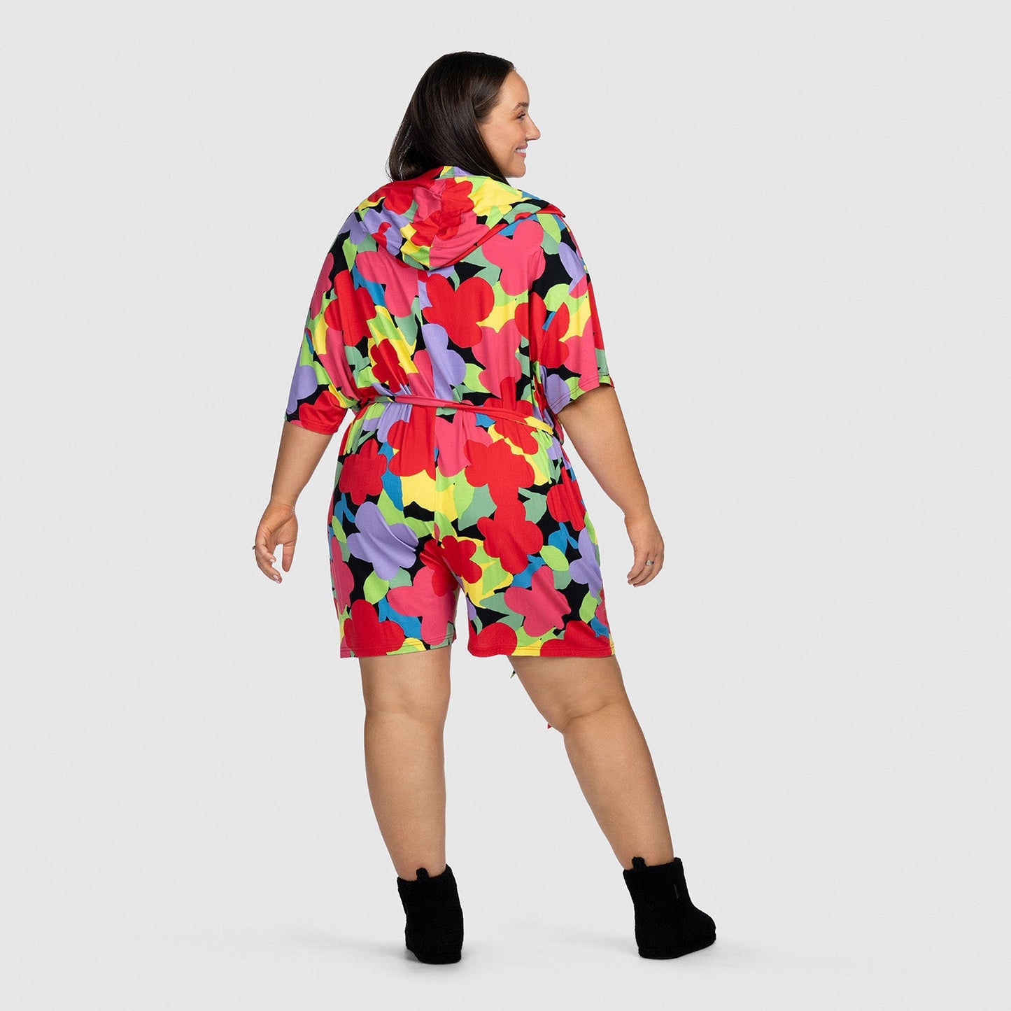 size: Eliza Smith is 168cm wearing a size L/XL