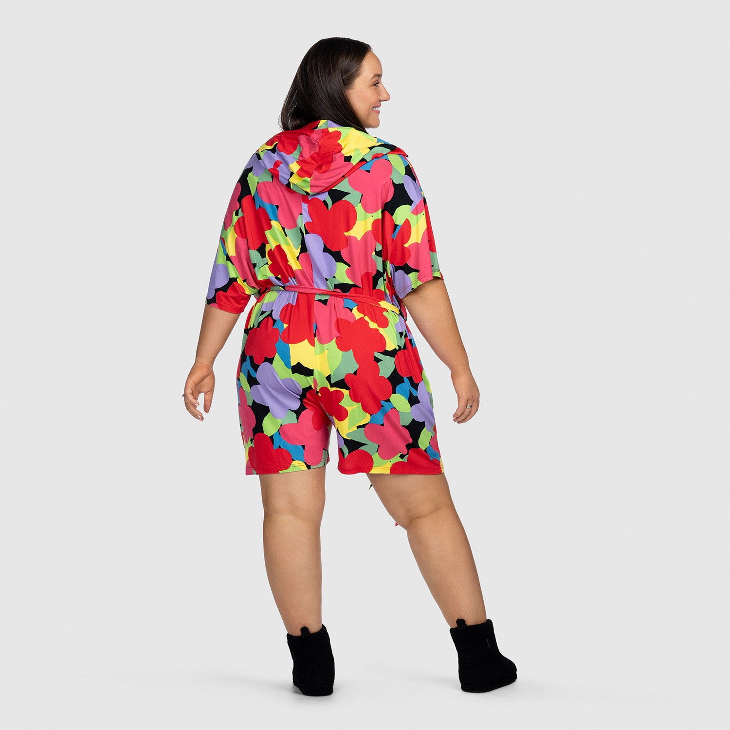 size: Eliza Smith is 168cm wearing a size L/XL