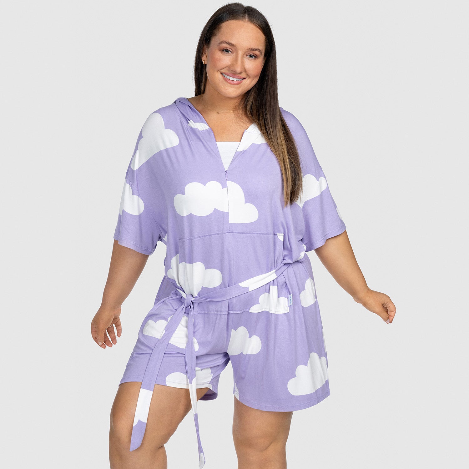 size: Eliza Smith is 168cm wearing a size L/XL