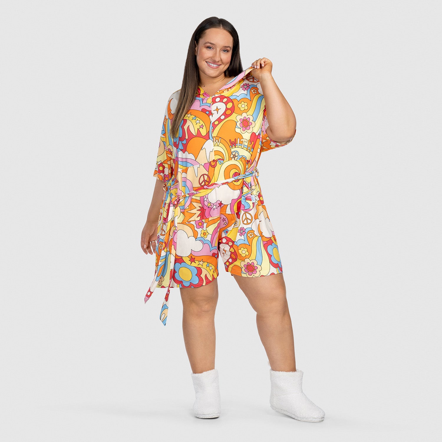 size: Eliza Smith is 168cm wearing a size L/XL