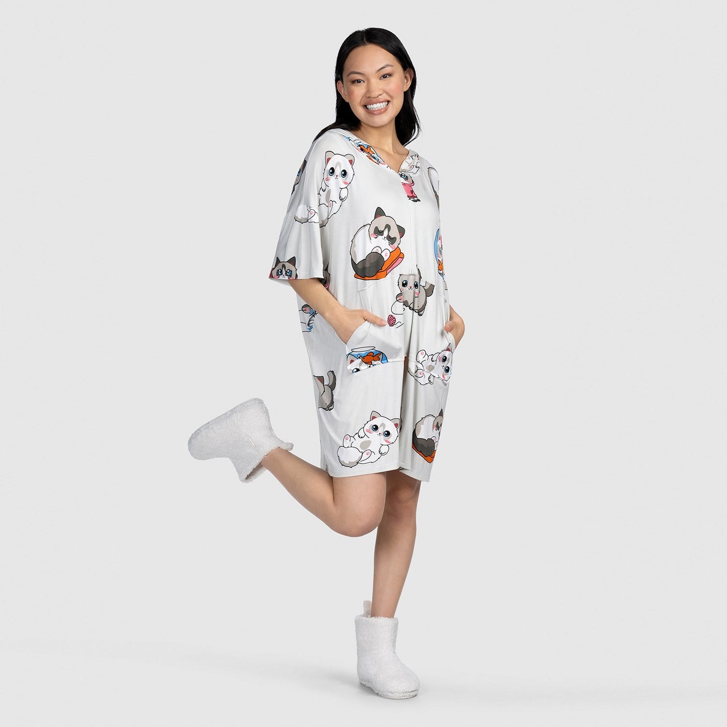 size: Cait Lin is 175cm wearing a size S/M