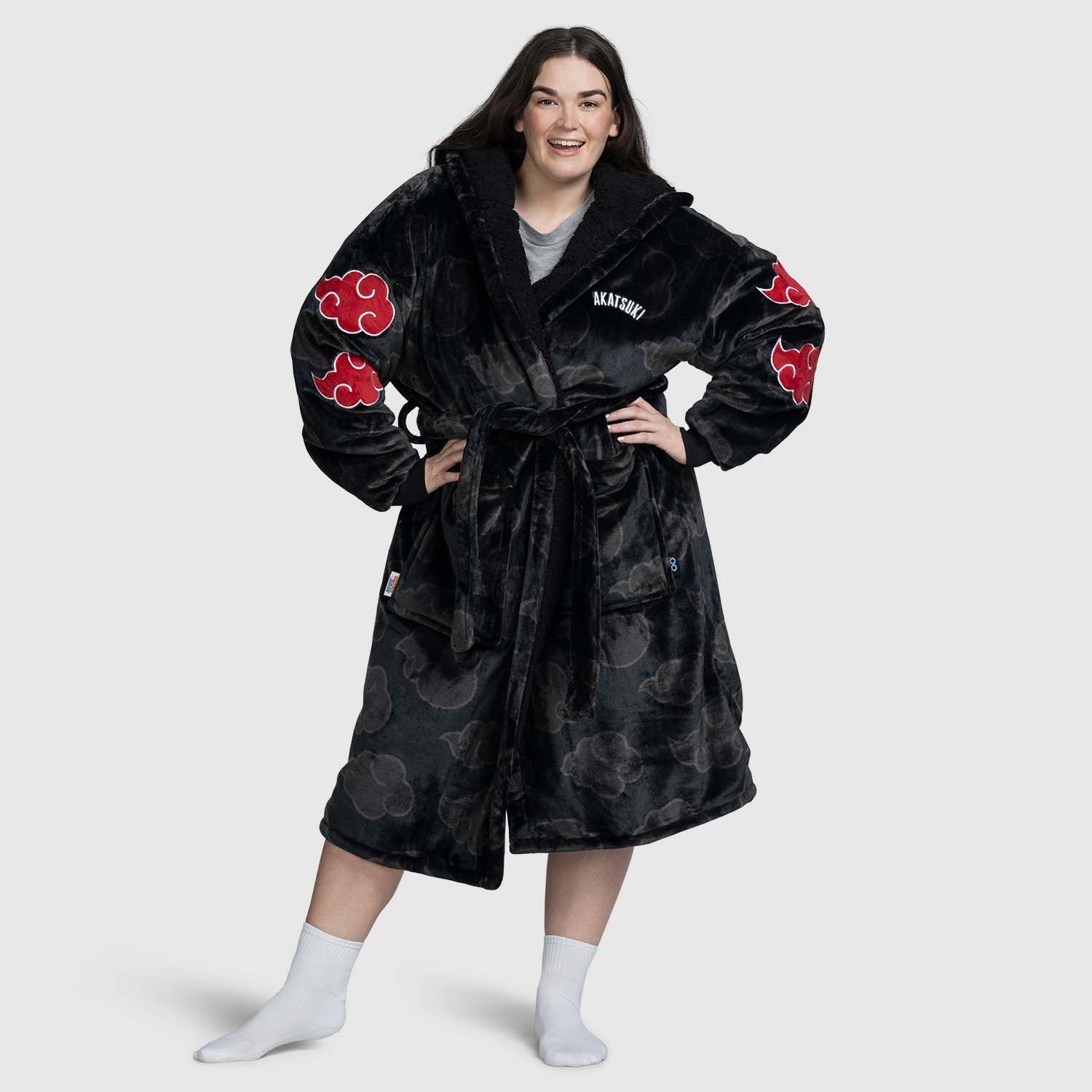 size: Claudia is 173cm wearing a size L/XL