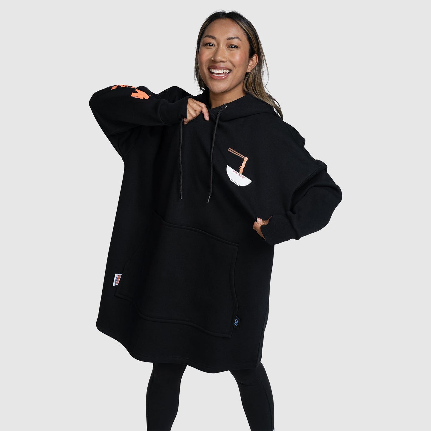 size: Sonya is 160cm wearing a size S-L