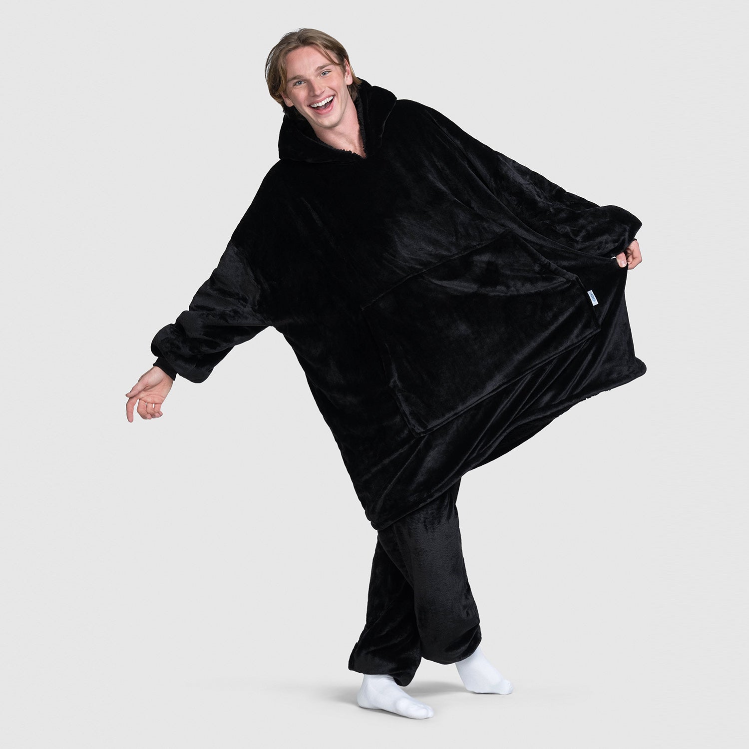 size: Dan is 183cm wearing a size L/XL