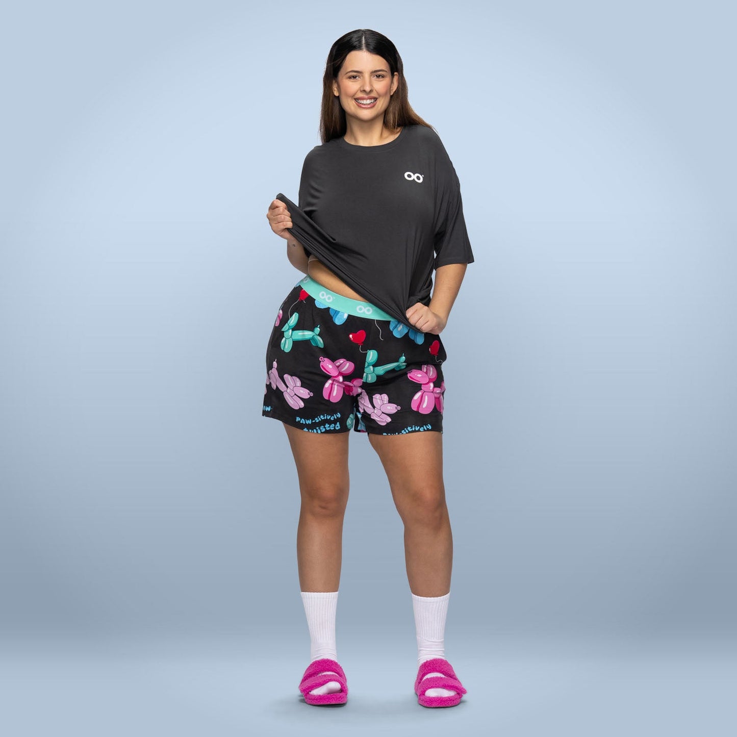 size: Serena is 180cm wearing a size XL
