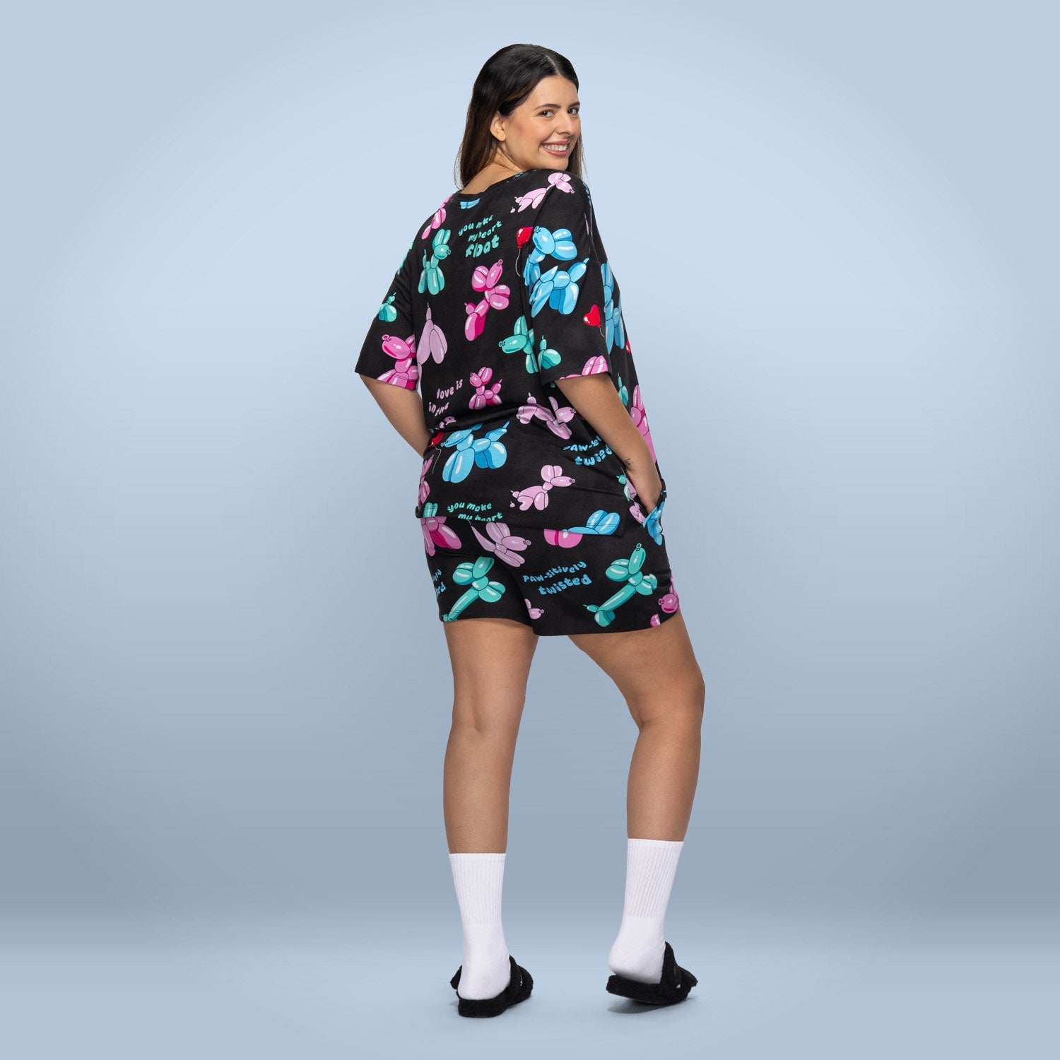 size: Serena is 180cm wearing a size XL