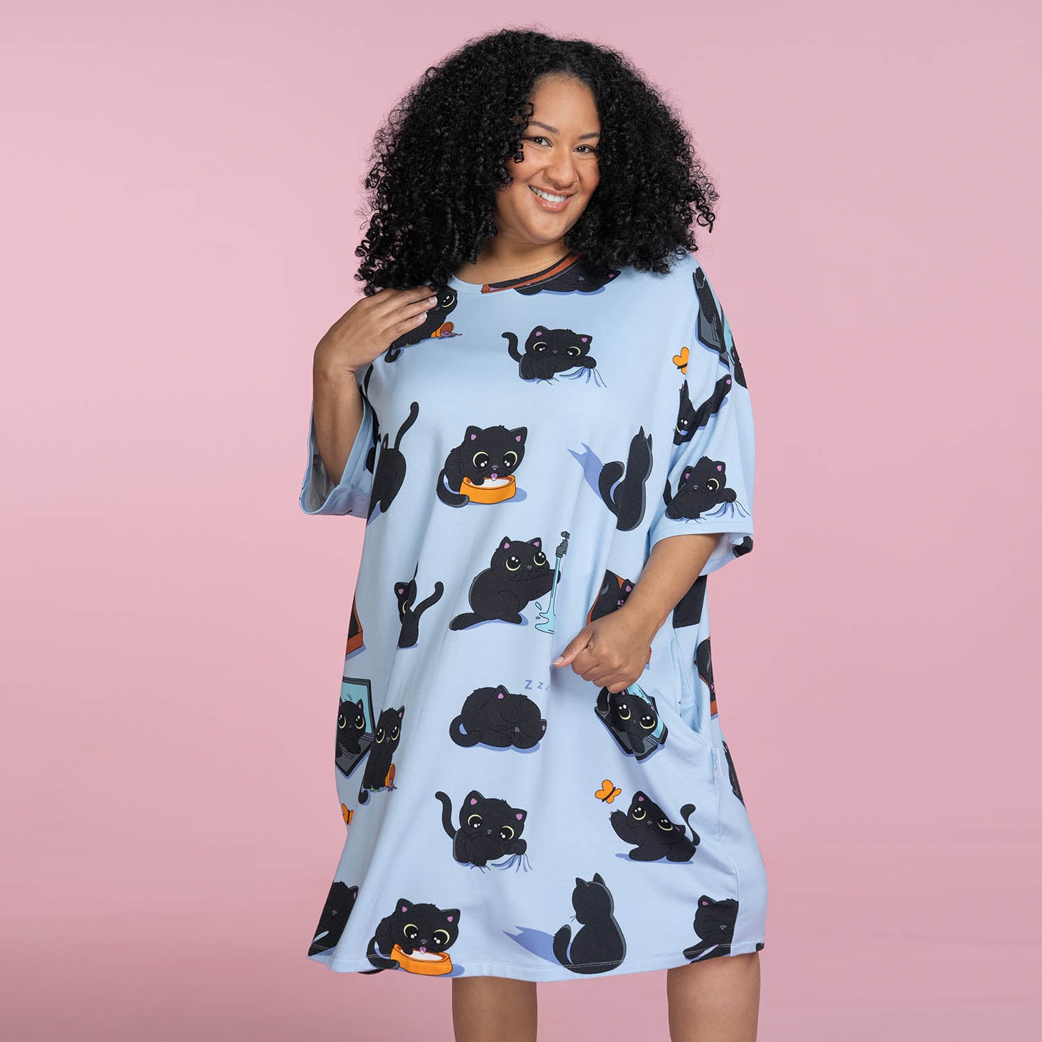 size: Aisha is 161cm wearing a size S/XL