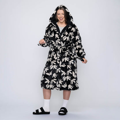 size: Mackenzie is 170cm wearing a size S/M