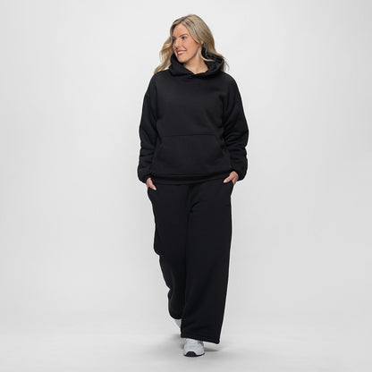 size: Victoria is 183cm wearing a size L/XL