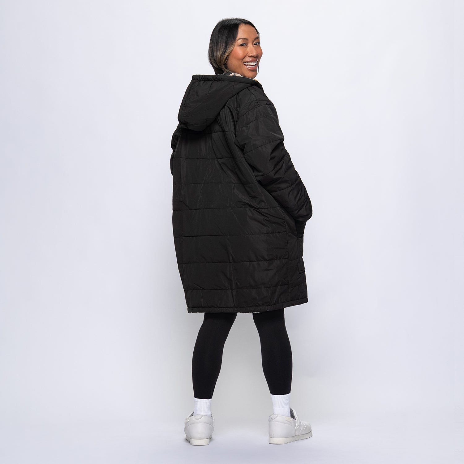 size: Sonya is 160cm wearing a size S/M