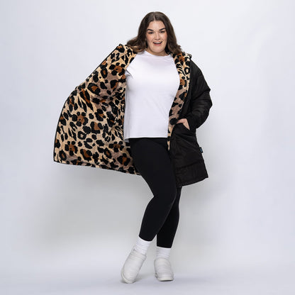 size: Claudia is 173cm wearing a size L/XL