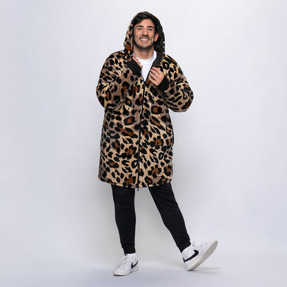 size: Martin is 186cm wearing a size L/XL