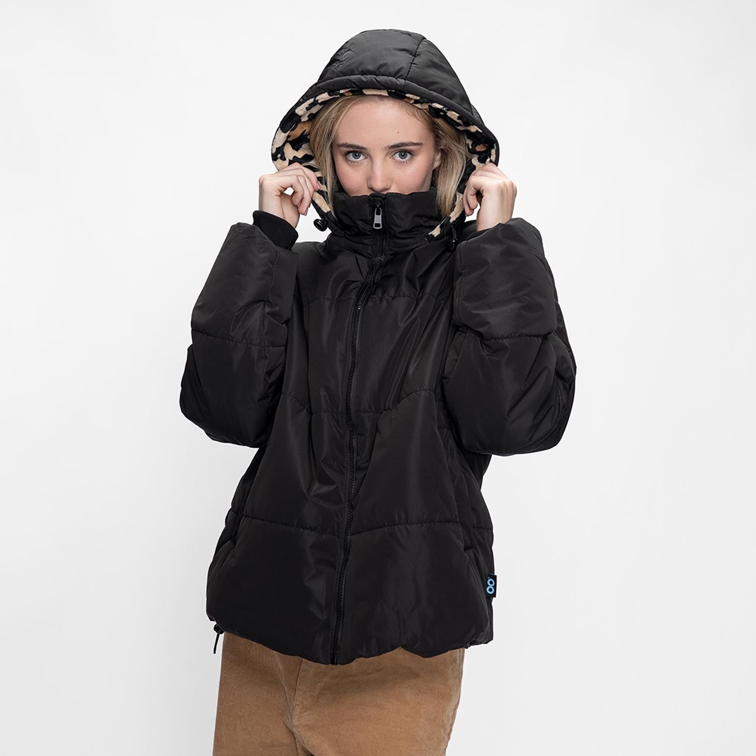 size: Sophia is 173cm wearing a size XXS/XS