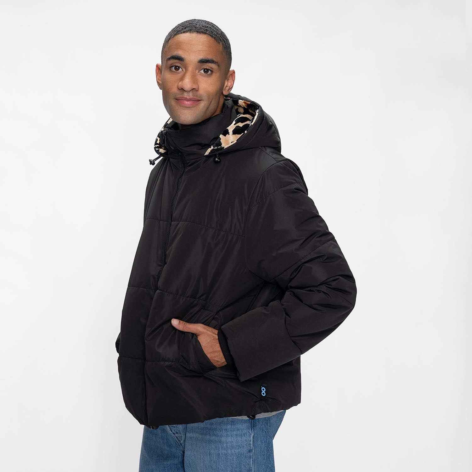 size: Asher is 6ft wearing a size L/XL