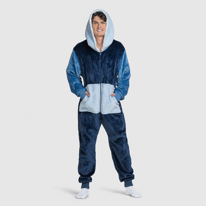 size: Finn is 183cm wearing a size L/XL