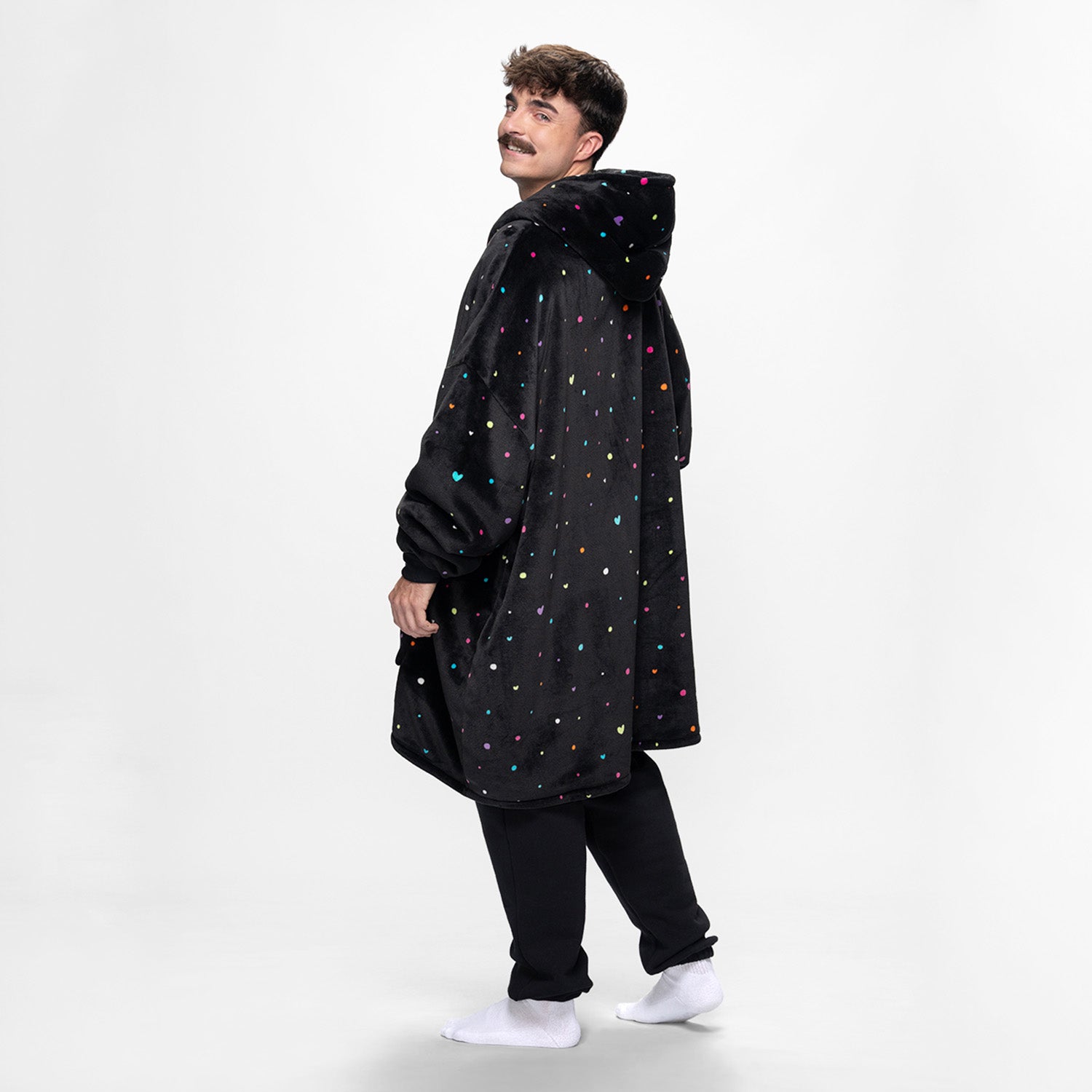 size: Adam is 183cm wearing a size OOD