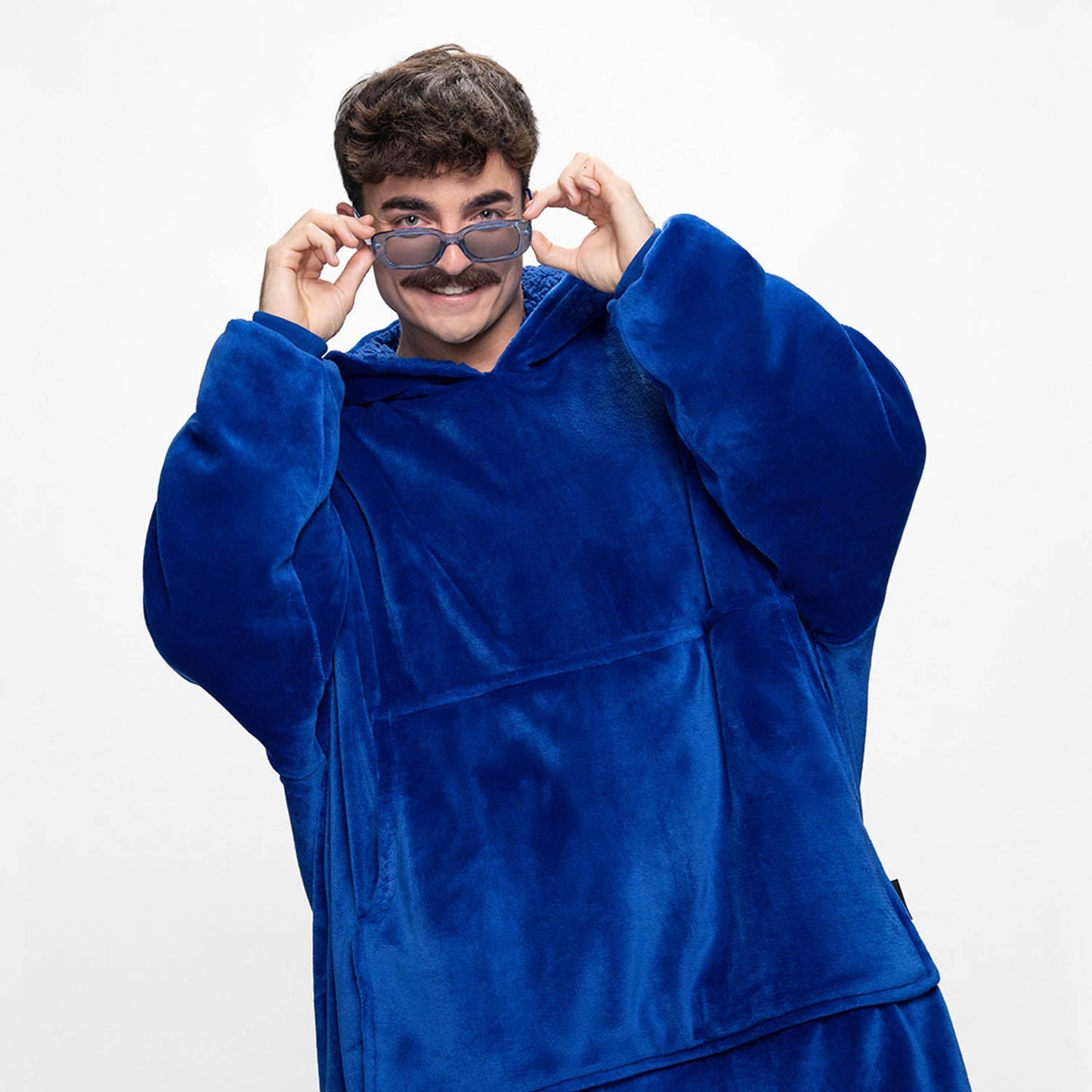 size: Adam is 183cm wearing a size OOD