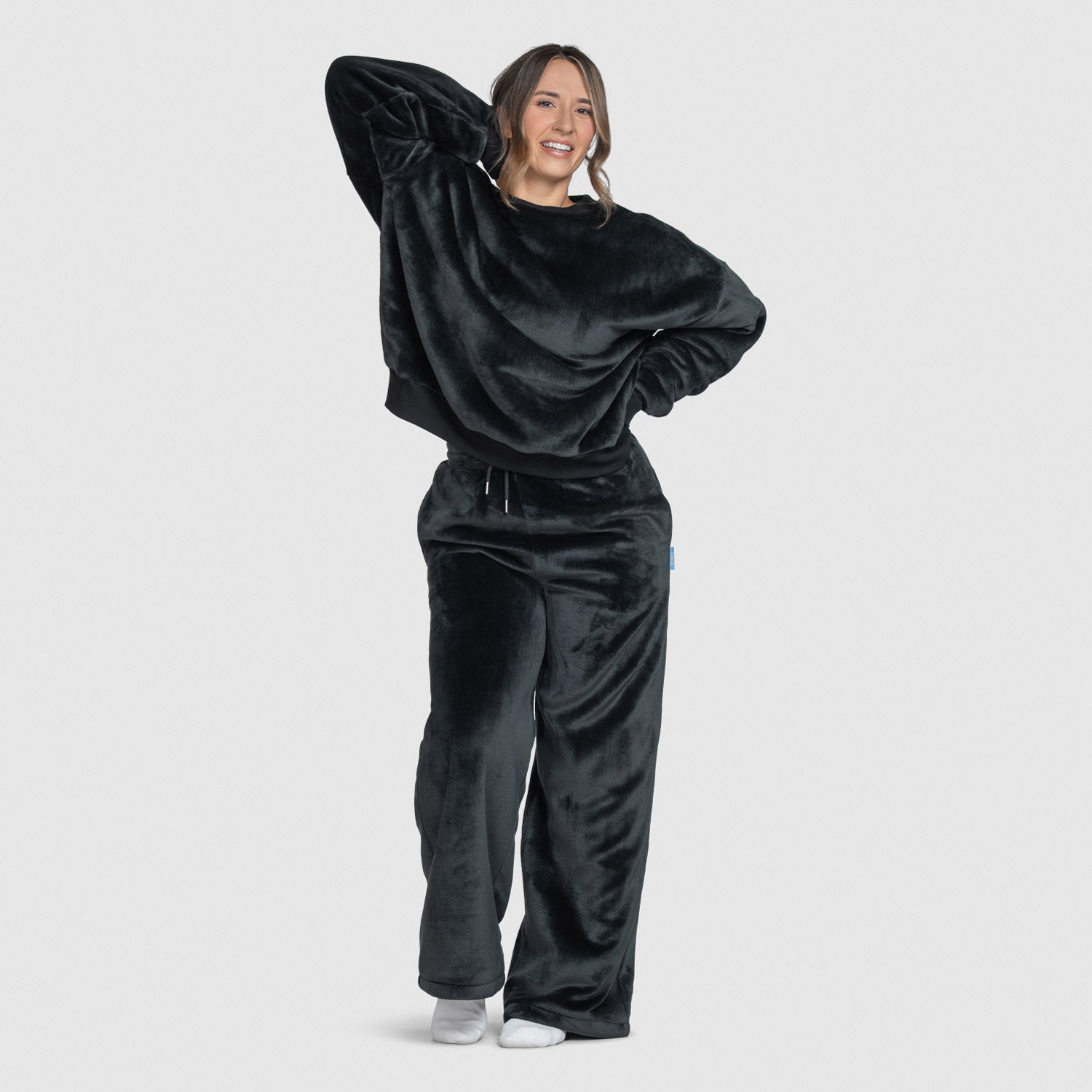 size: Mia is 170cm wearing a size S/M