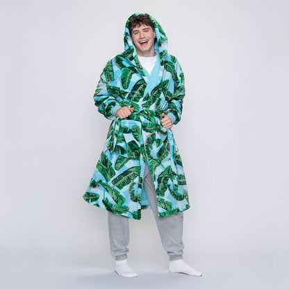 size: Connor is 183cm wearing a size L/XL