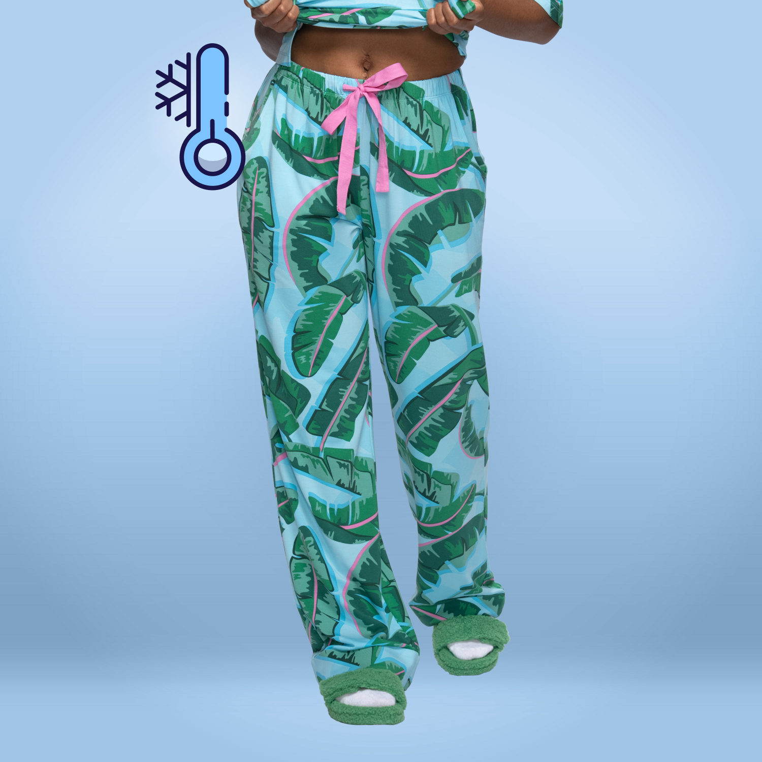 size: Sonya is 160cm wearing a size S/M