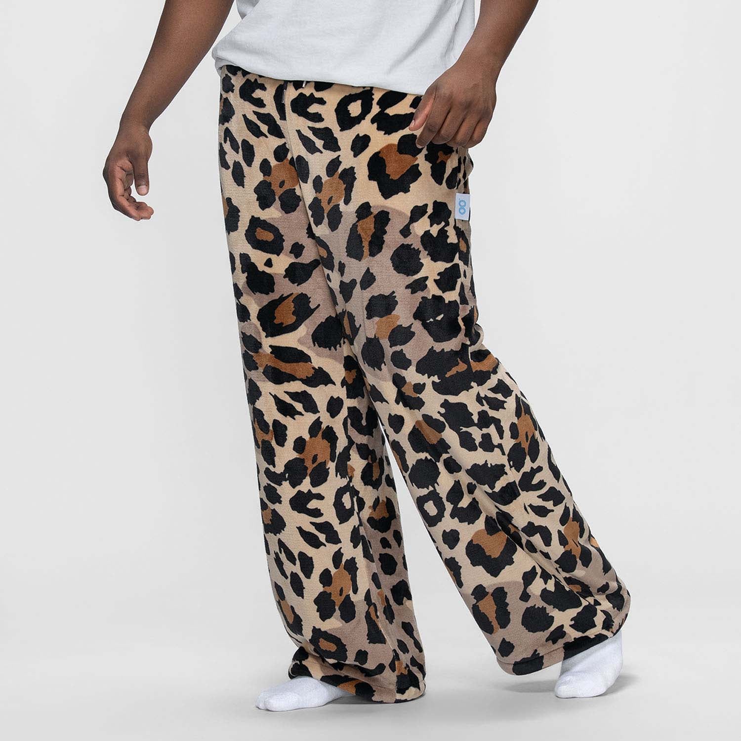 size: Sudev is 185cm wearing a size L/XL
