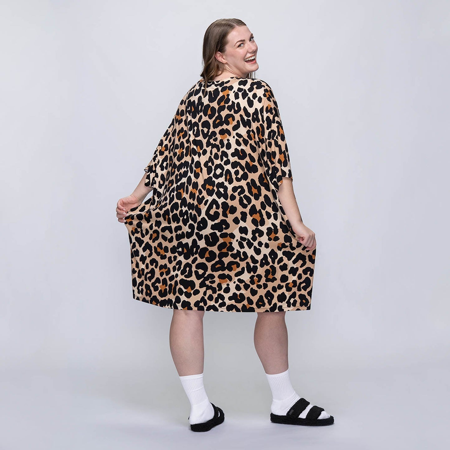 size: Tayla is 169cm wearing a size OOD