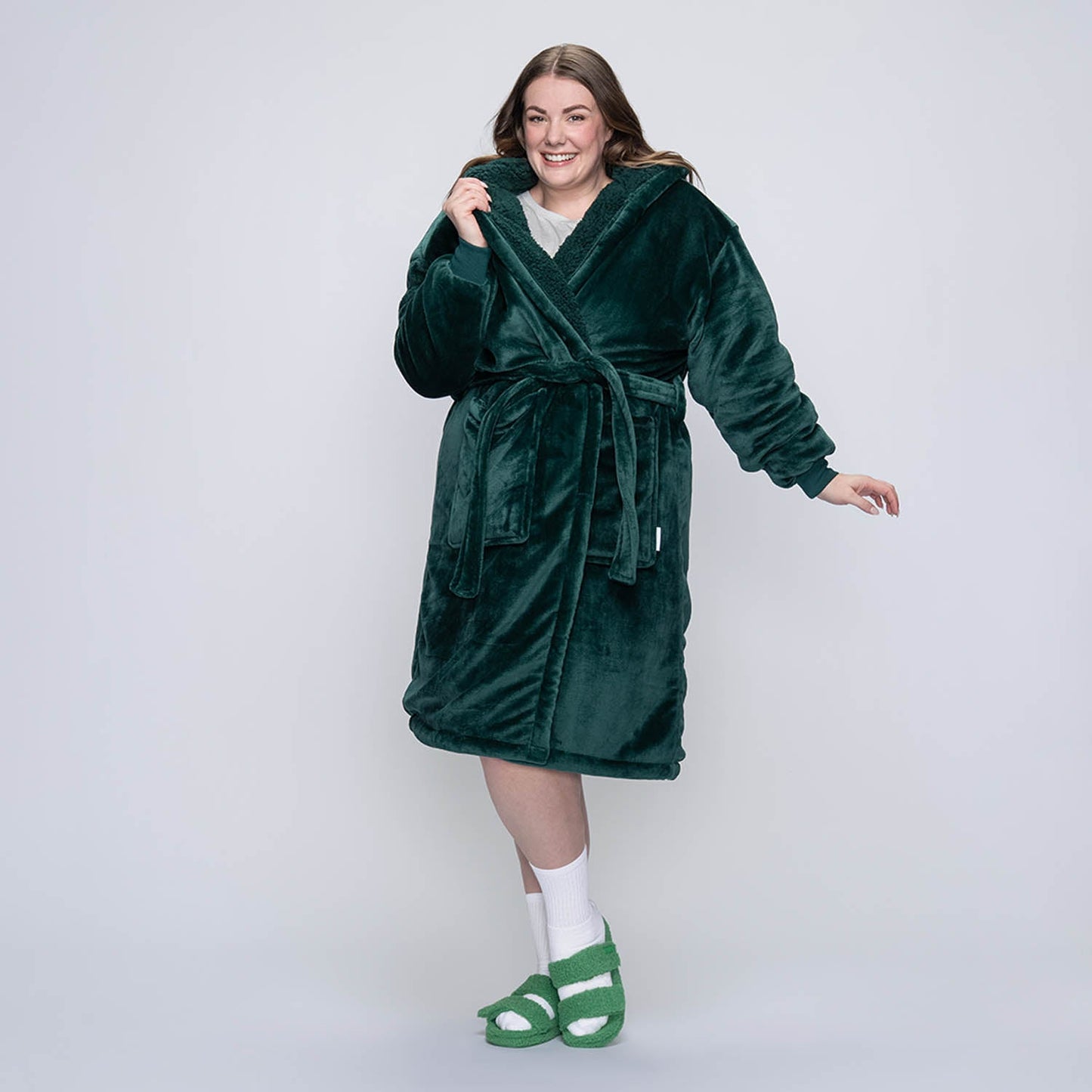 size: Tayla is 169cm wearing a size L/XL