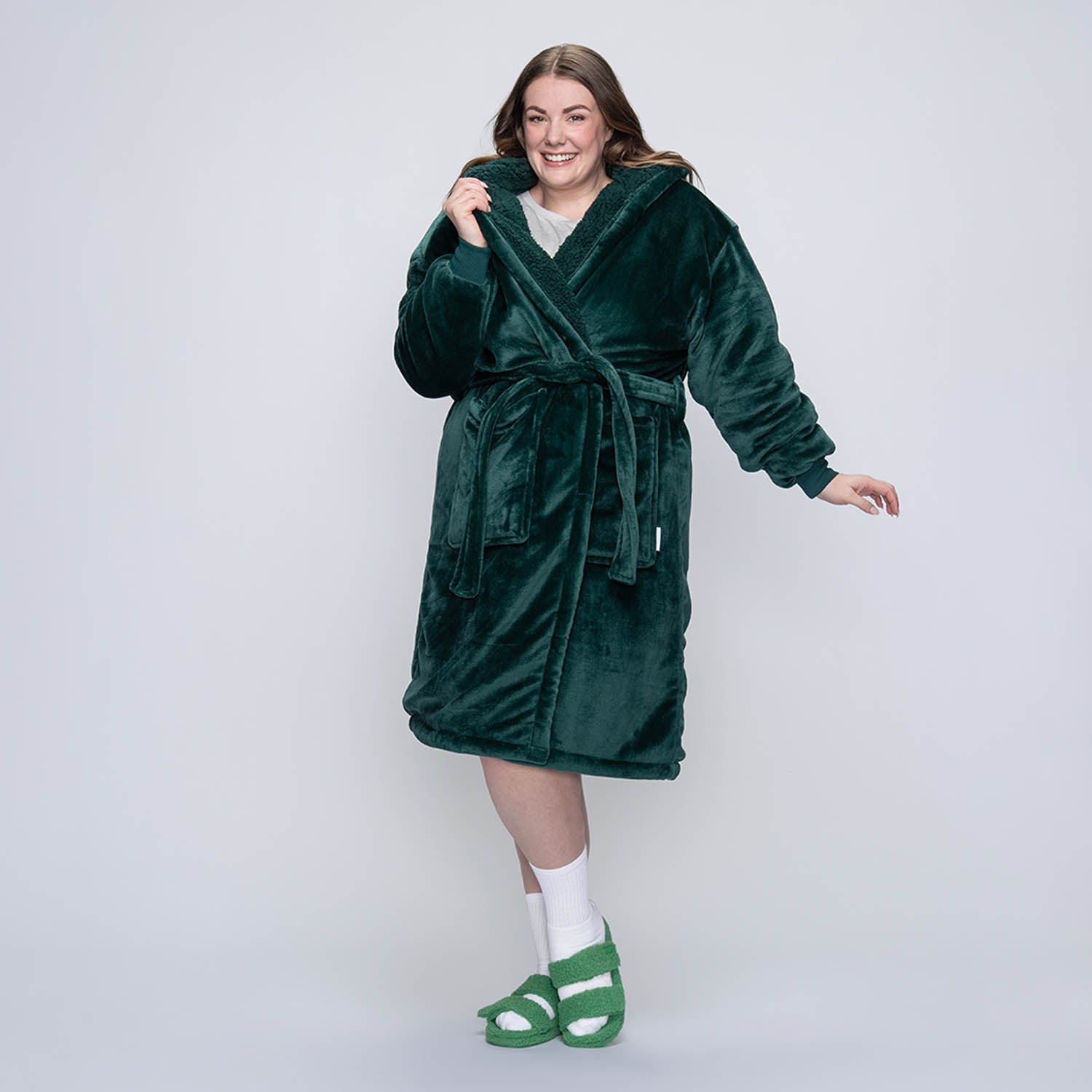 size: Tayla is 169cm wearing a size L/XL