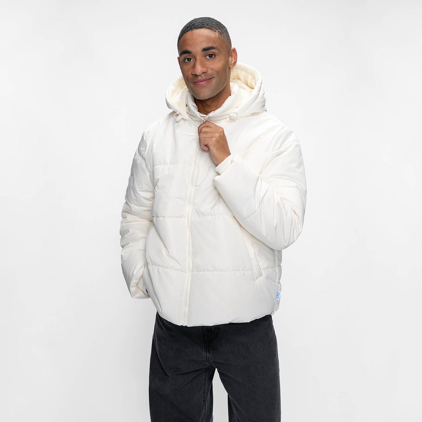 size: Asher is 6ft wearing a size L/XL