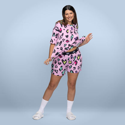 size: Serena is 180cm wearing a size XL