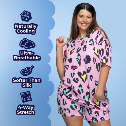 size: Serena is 180cm wearing a size XL