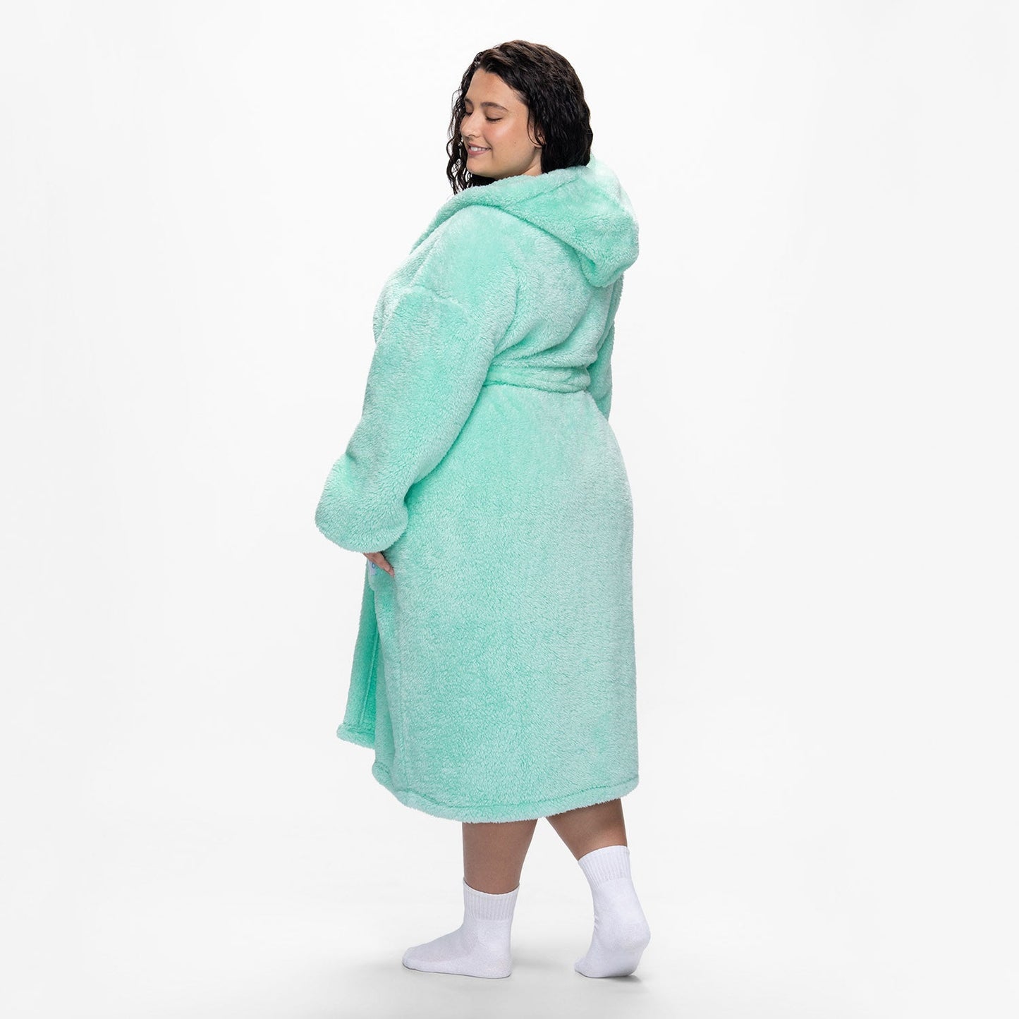 size: Aaliyah is 183cm wearing a size L/XL