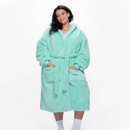 size: Aaliyah is 183cm wearing a size L/XL