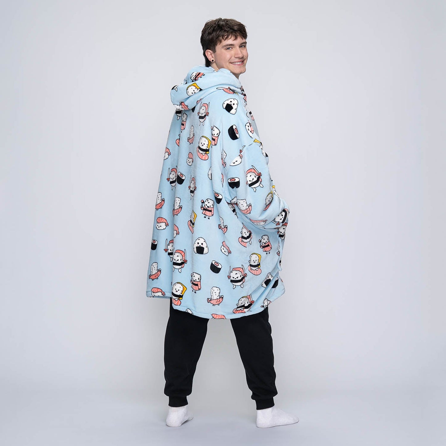 size: Connor is 183cm wearing a size OOD